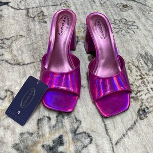 SCOOP BLOCK HEEL MULE SANDAL